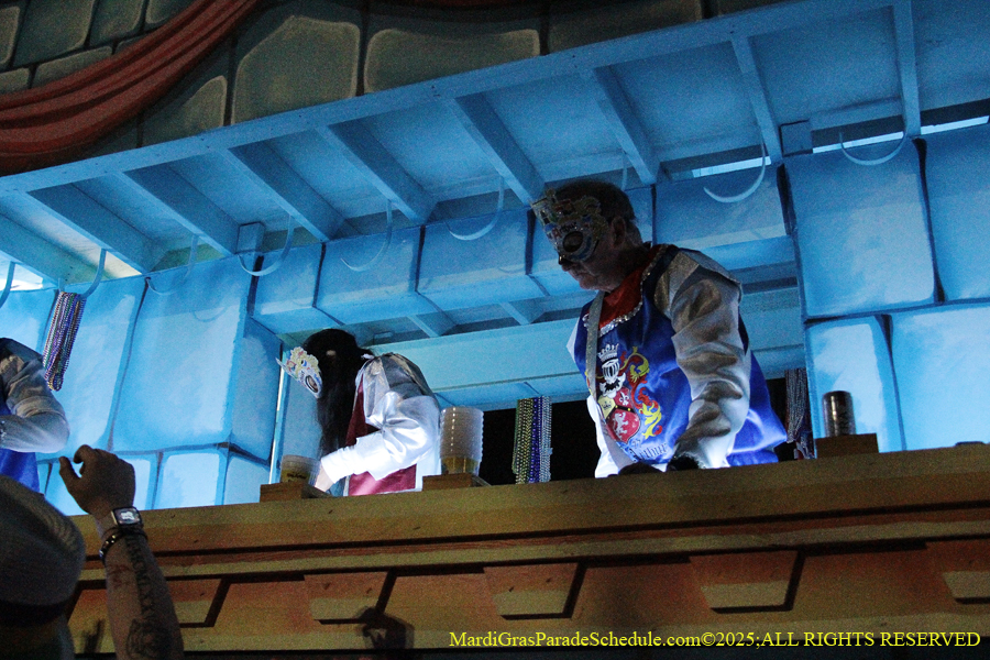 Krwew-of-King-Arthur-002814