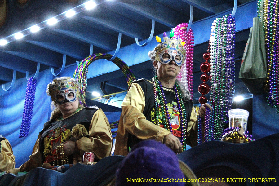 Krwew-of-King-Arthur-003006