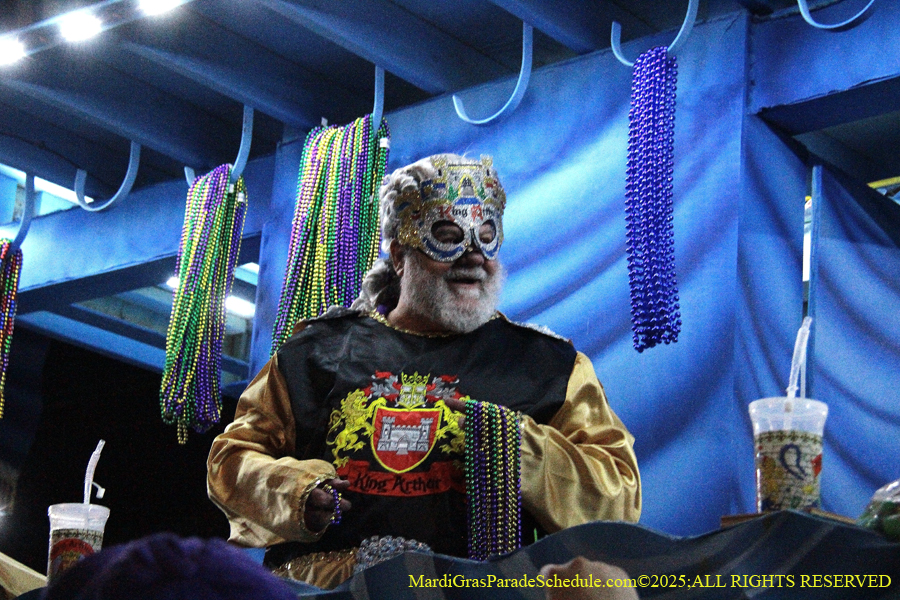 Krwew-of-King-Arthur-003007