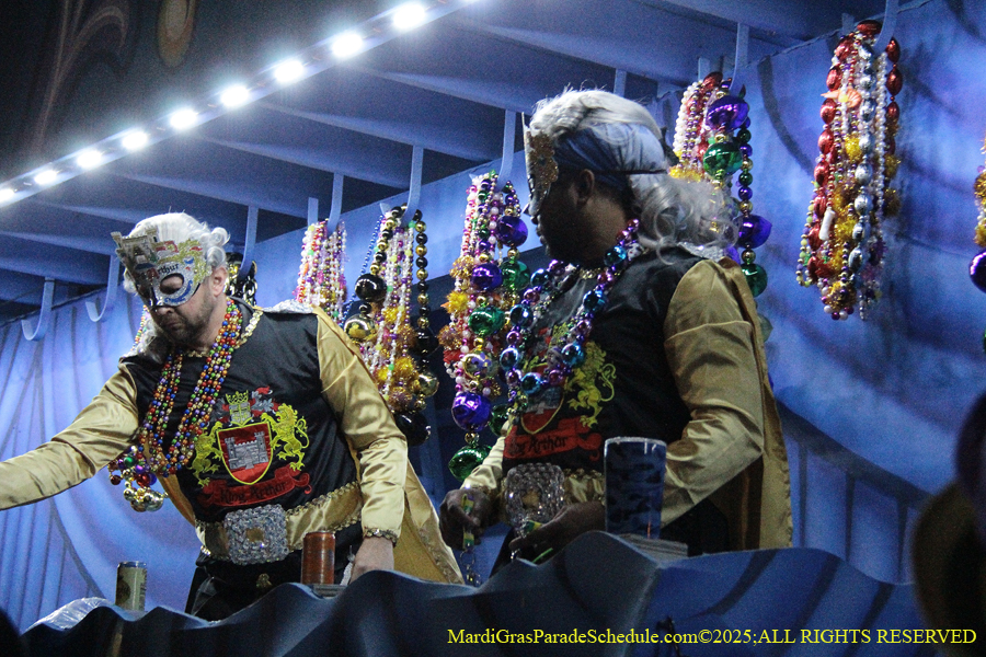 Krwew-of-King-Arthur-003008