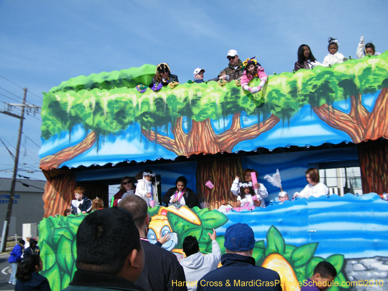 Krewe-of-Little-Rascals-Metairie-Mardi-Gras-Childrens-Parade-7078