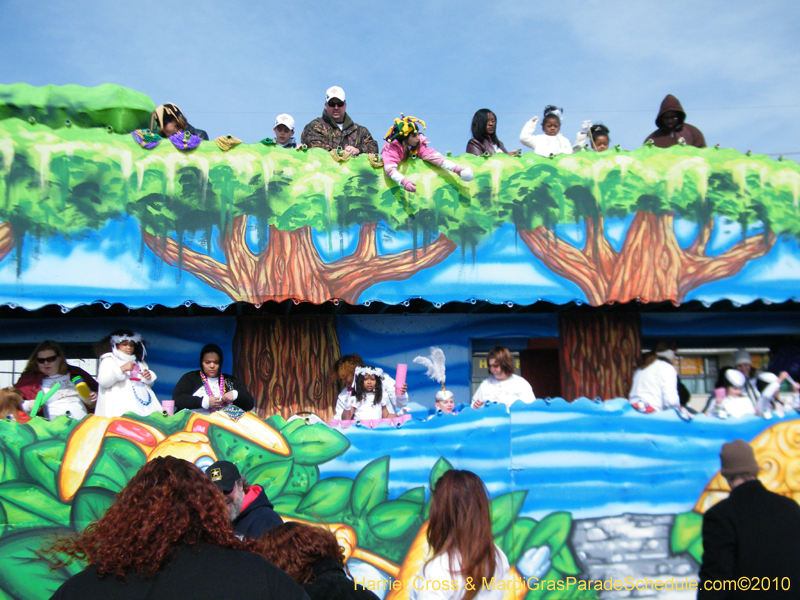 Krewe-of-Little-Rascals-Metairie-Mardi-Gras-Childrens-Parade-7079