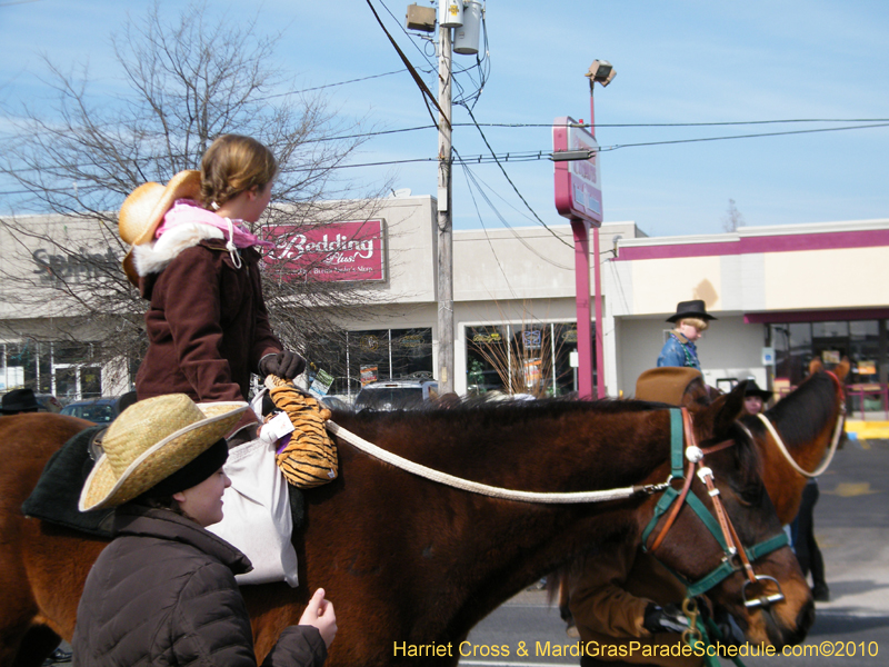 Krewe-of-Little-Rascals-Metairie-Mardi-Gras-Childrens-Parade-7105