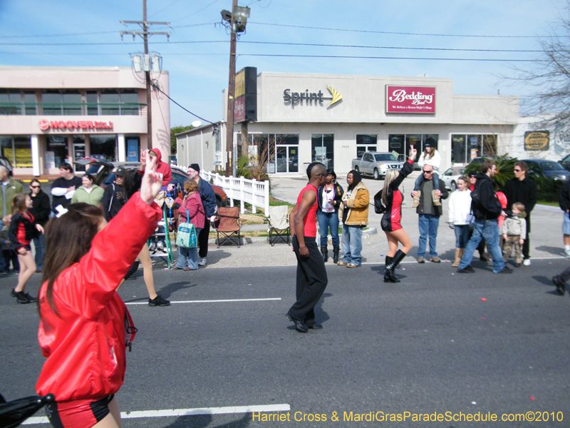 Krewe-of-Little-Rascals-Metairie-Mardi-Gras-Childrens-Parade-7119
