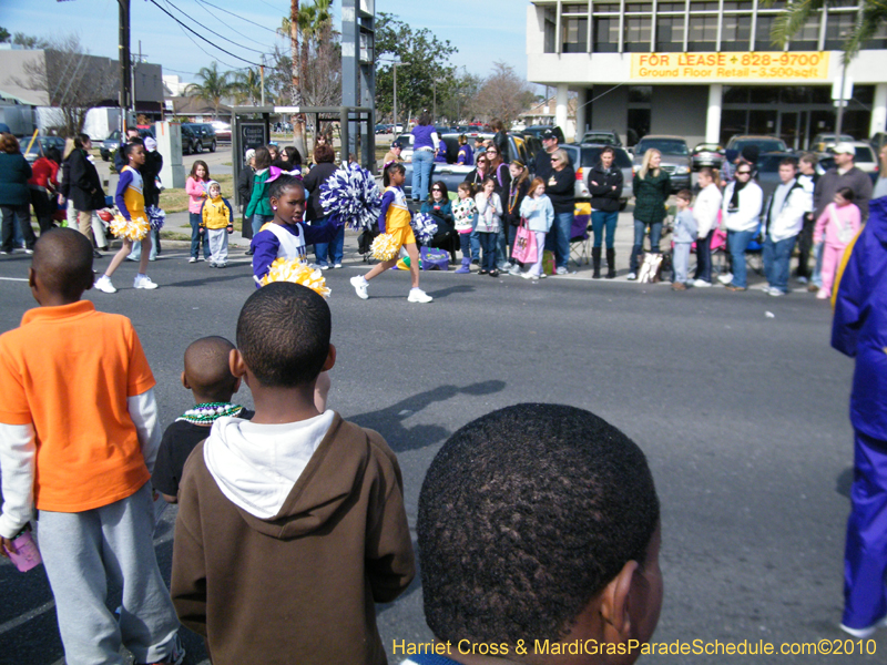 Krewe-of-Little-Rascals-Metairie-Mardi-Gras-Childrens-Parade-7127