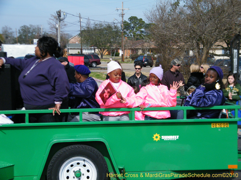 Krewe-of-Little-Rascals-Metairie-Mardi-Gras-Childrens-Parade-7142