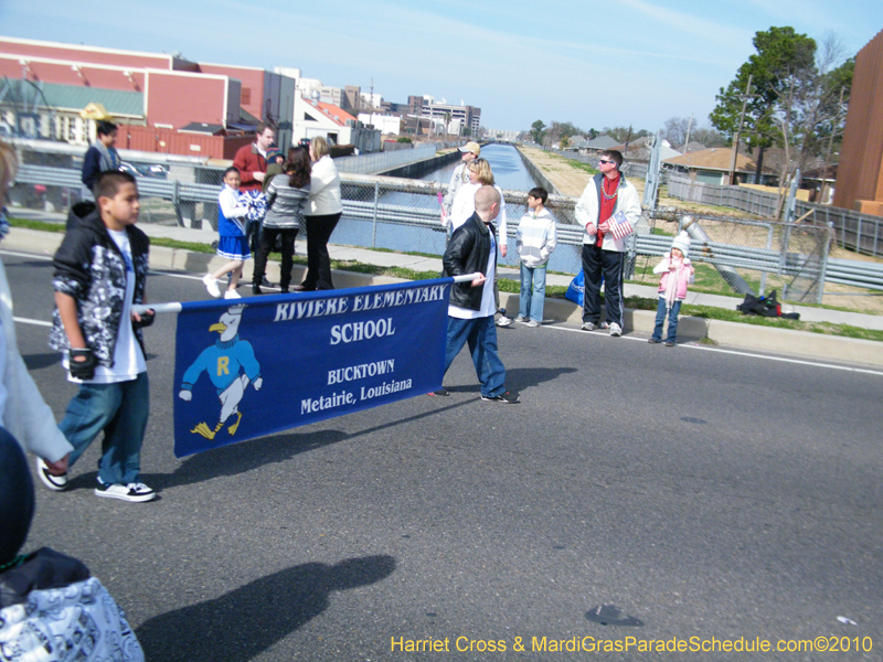 Krewe-of-Little-Rascals-Metairie-Mardi-Gras-Childrens-Parade-7164