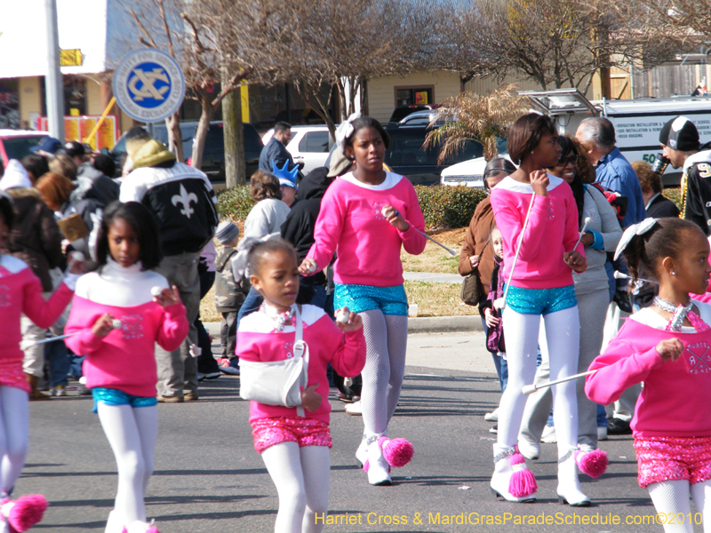 Krewe-of-Little-Rascals-Metairie-Mardi-Gras-Childrens-Parade-7180
