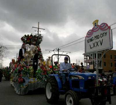 Krewe-of-Mid-City-Mardi-Gras-2008-New-Orleans-0076