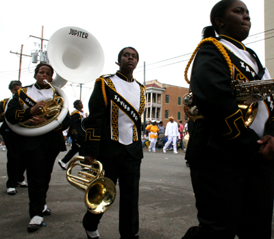 Krewe-of-Mid-City-Mardi-Gras-2008-New-Orleans-0105