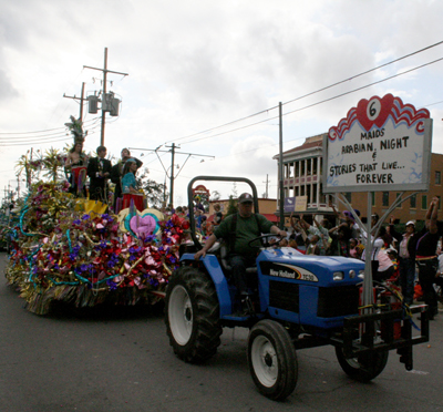 Krewe-of-Mid-City-Mardi-Gras-2008-New-Orleans-0154