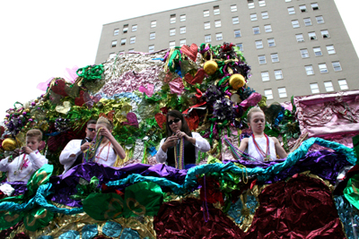 Krewe-of-Mid-City-Mardi-Gras-2008-New-Orleans-0198