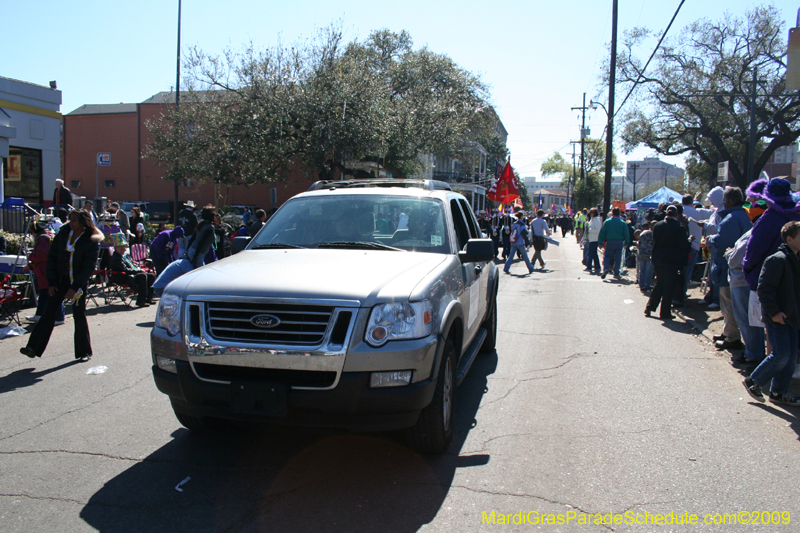 2009-Krewe-of-Mid-City-presents-Parrotheads-in-Paradise-Mardi-Gras-New-Orleans-0084