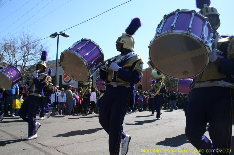 2009-Krewe-of-Mid-City-presents-Parrotheads-in-Paradise-Mardi-Gras-New-Orleans-0096