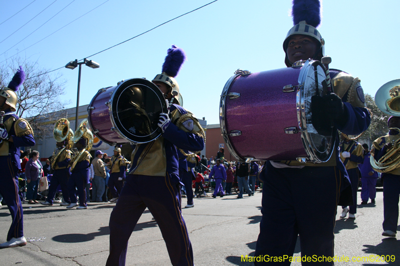 2009-Krewe-of-Mid-City-presents-Parrotheads-in-Paradise-Mardi-Gras-New-Orleans-0097