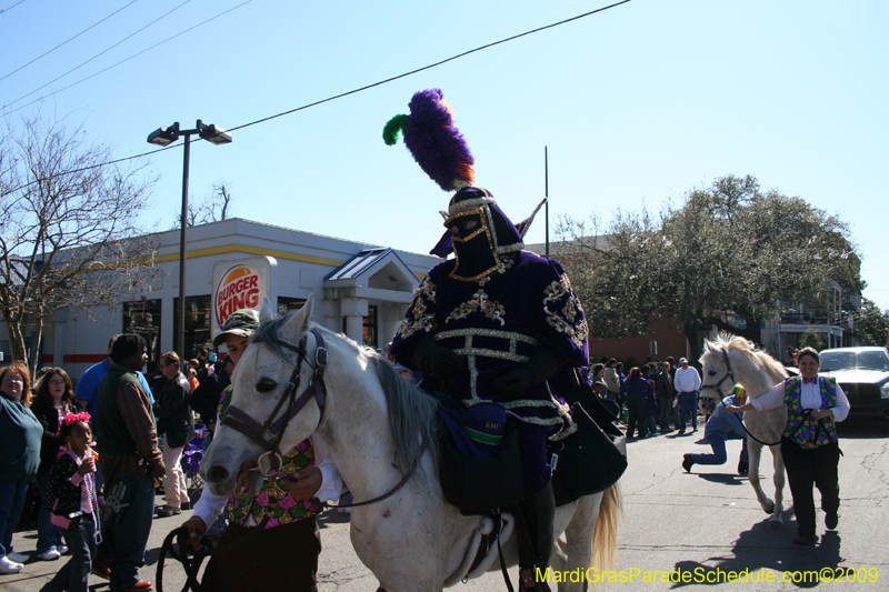 2009-Krewe-of-Mid-City-presents-Parrotheads-in-Paradise-Mardi-Gras-New-Orleans-0103