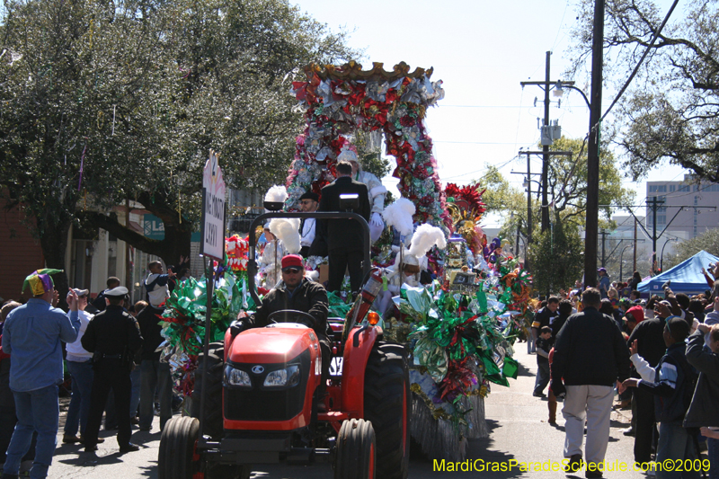 2009-Krewe-of-Mid-City-presents-Parrotheads-in-Paradise-Mardi-Gras-New-Orleans-0115