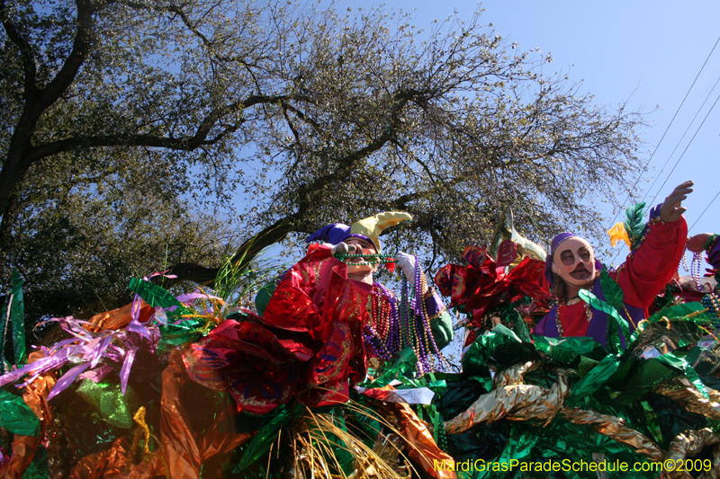 2009-Krewe-of-Mid-City-presents-Parrotheads-in-Paradise-Mardi-Gras-New-Orleans-0122