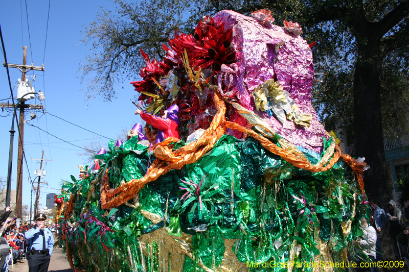2009-Krewe-of-Mid-City-presents-Parrotheads-in-Paradise-Mardi-Gras-New-Orleans-0127