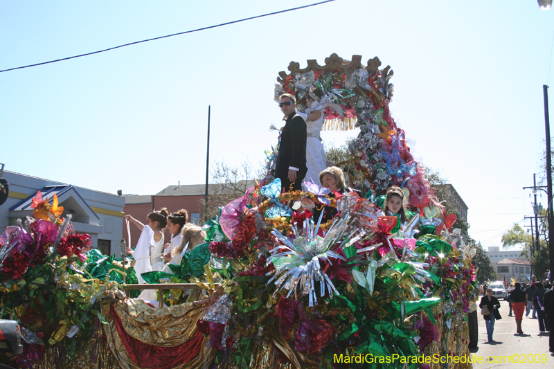 2009-Krewe-of-Mid-City-presents-Parrotheads-in-Paradise-Mardi-Gras-New-Orleans-0129