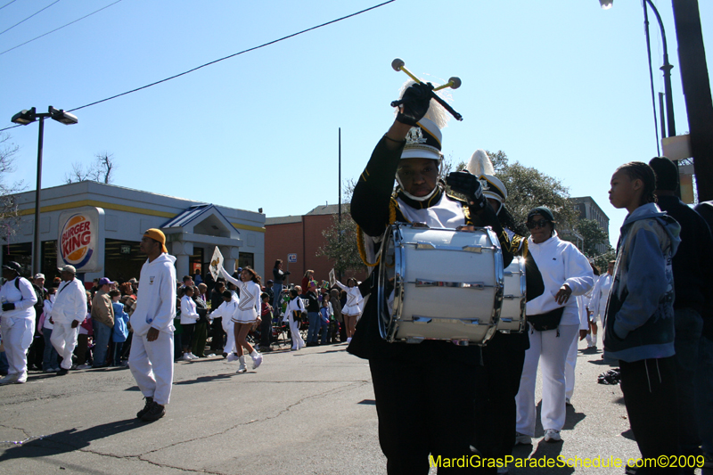 2009-Krewe-of-Mid-City-presents-Parrotheads-in-Paradise-Mardi-Gras-New-Orleans-0144