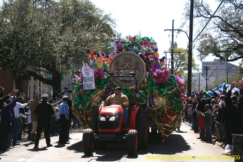 2009-Krewe-of-Mid-City-presents-Parrotheads-in-Paradise-Mardi-Gras-New-Orleans-0152