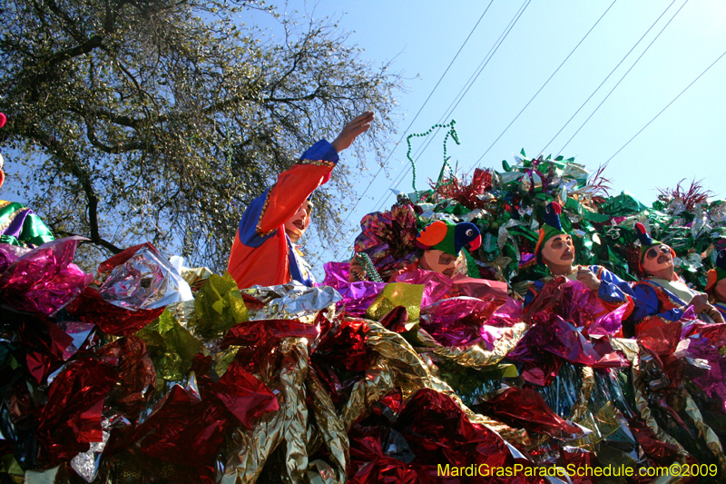 2009-Krewe-of-Mid-City-presents-Parrotheads-in-Paradise-Mardi-Gras-New-Orleans-0157