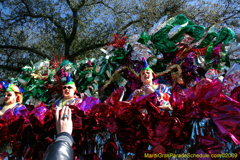 2009-Krewe-of-Mid-City-presents-Parrotheads-in-Paradise-Mardi-Gras-New-Orleans-0161
