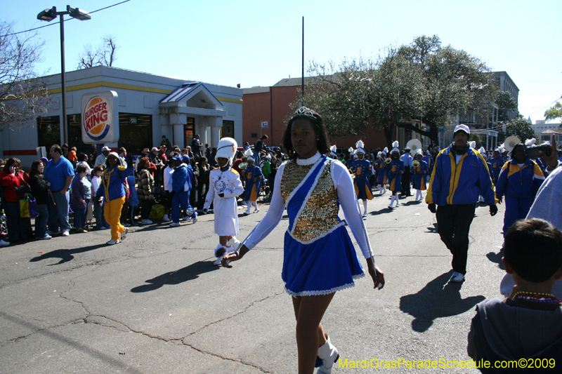2009-Krewe-of-Mid-City-presents-Parrotheads-in-Paradise-Mardi-Gras-New-Orleans-0170