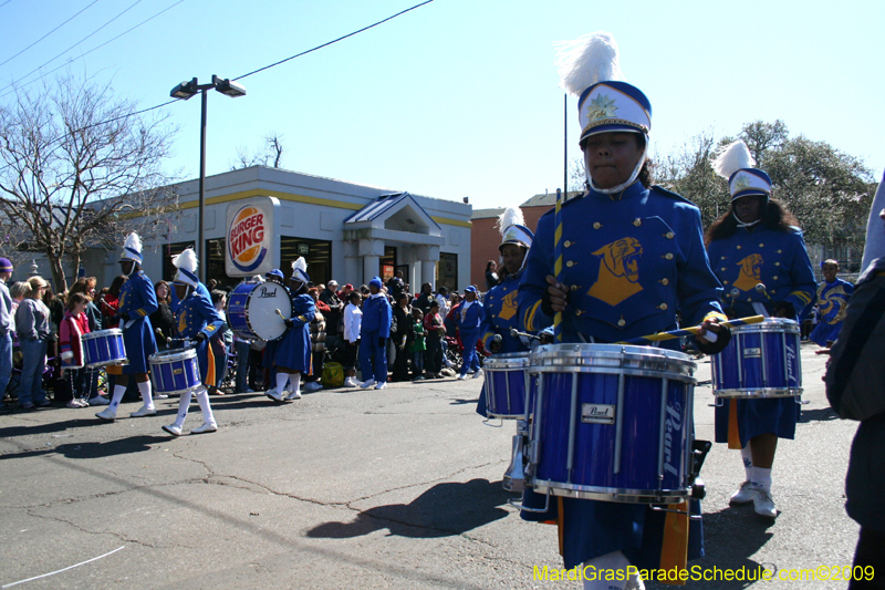 2009-Krewe-of-Mid-City-presents-Parrotheads-in-Paradise-Mardi-Gras-New-Orleans-0174