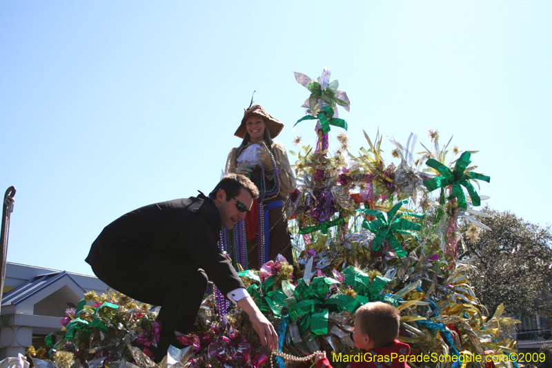 2009-Krewe-of-Mid-City-presents-Parrotheads-in-Paradise-Mardi-Gras-New-Orleans-0190