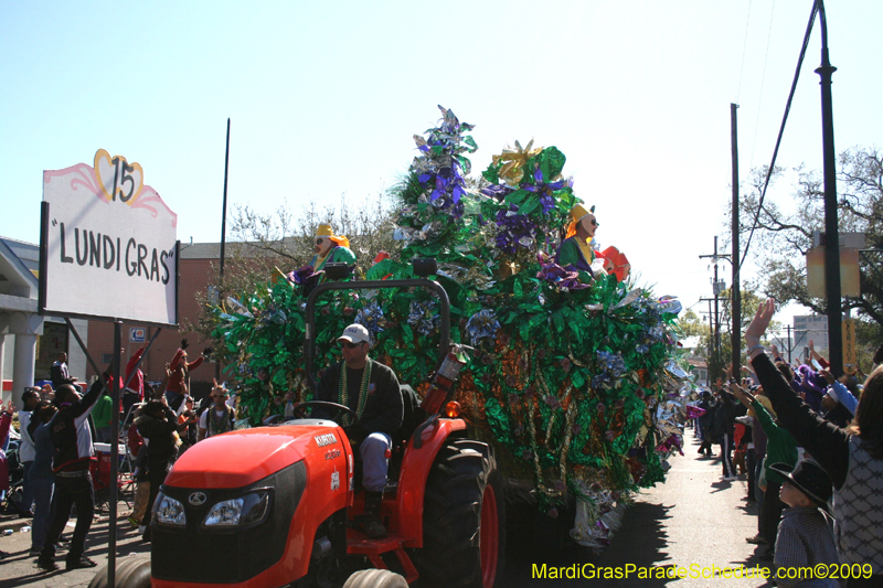 2009-Krewe-of-Mid-City-presents-Parrotheads-in-Paradise-Mardi-Gras-New-Orleans-0323