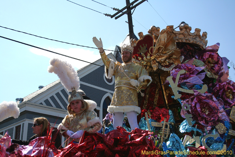 Krewe-of-Mid-City-2010-Mardi-Gras-New-Orleans-Carnival-8951