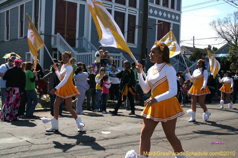 Krewe-of-Mid-City-2010-Mardi-Gras-New-Orleans-Carnival-8969