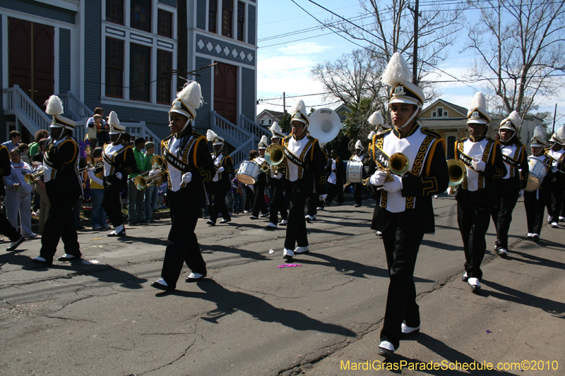Krewe-of-Mid-City-2010-Mardi-Gras-New-Orleans-Carnival-8974