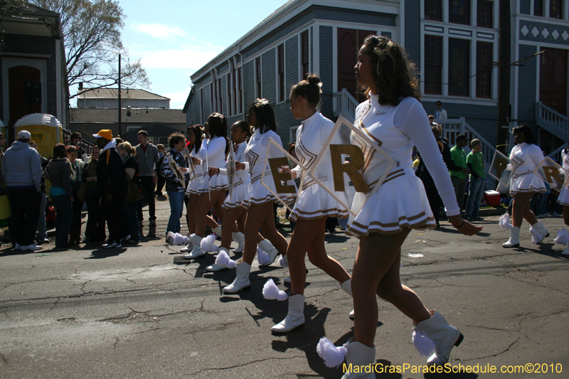 Krewe-of-Mid-City-2010-Mardi-Gras-New-Orleans-Carnival-8976