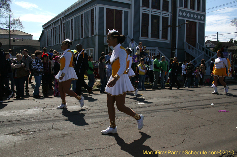 Krewe-of-Mid-City-2010-Mardi-Gras-New-Orleans-Carnival-8978
