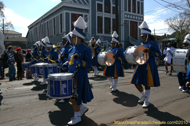 Krewe-of-Mid-City-2010-Mardi-Gras-New-Orleans-Carnival-9001