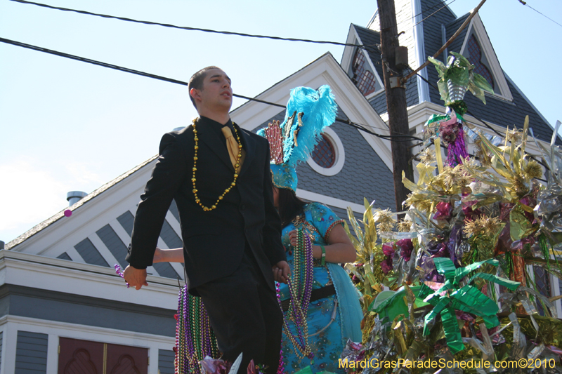 Krewe-of-Mid-City-2010-Mardi-Gras-New-Orleans-Carnival-9014