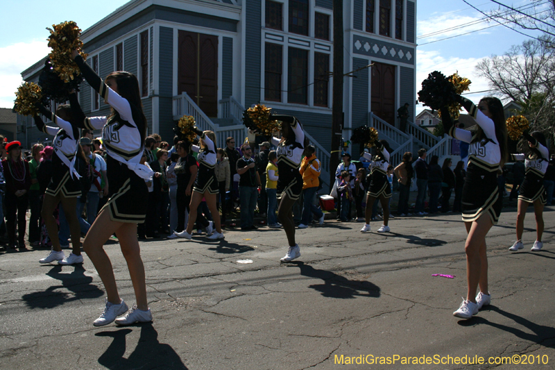 Krewe-of-Mid-City-2010-Mardi-Gras-New-Orleans-Carnival-9025