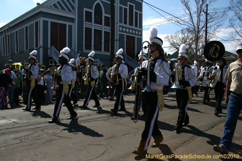 Krewe-of-Mid-City-2010-Mardi-Gras-New-Orleans-Carnival-9027