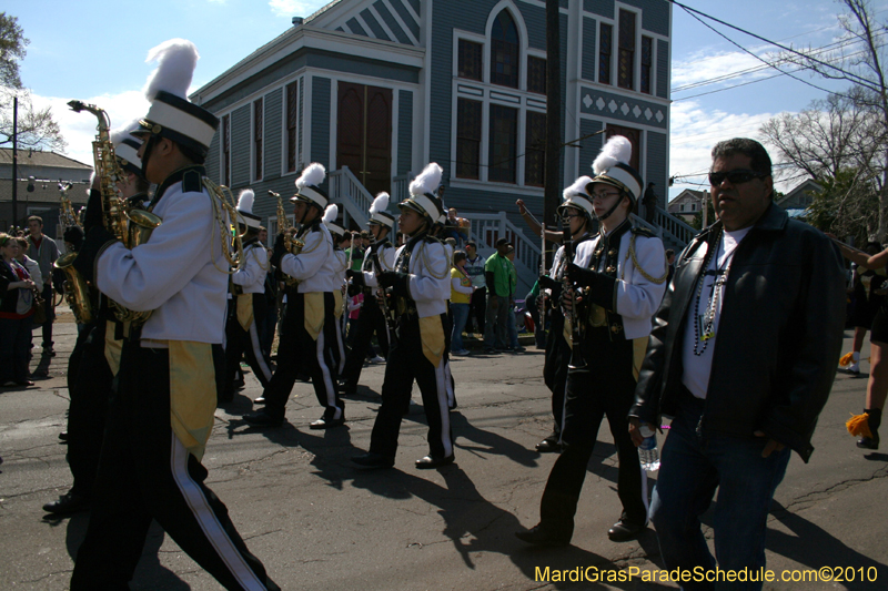Krewe-of-Mid-City-2010-Mardi-Gras-New-Orleans-Carnival-9030