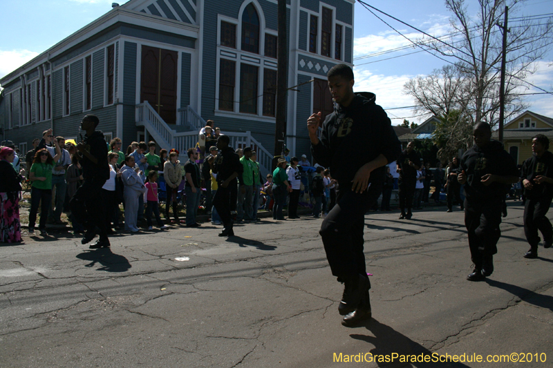 Krewe-of-Mid-City-2010-Mardi-Gras-New-Orleans-Carnival-9033