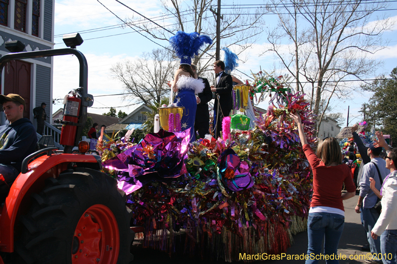 Krewe-of-Mid-City-2010-Mardi-Gras-New-Orleans-Carnival-9042