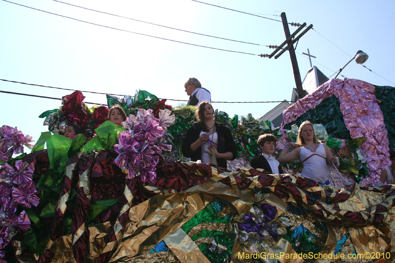 Krewe-of-Mid-City-2010-Mardi-Gras-New-Orleans-Carnival-9055