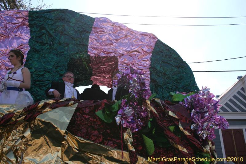 Krewe-of-Mid-City-2010-Mardi-Gras-New-Orleans-Carnival-9059