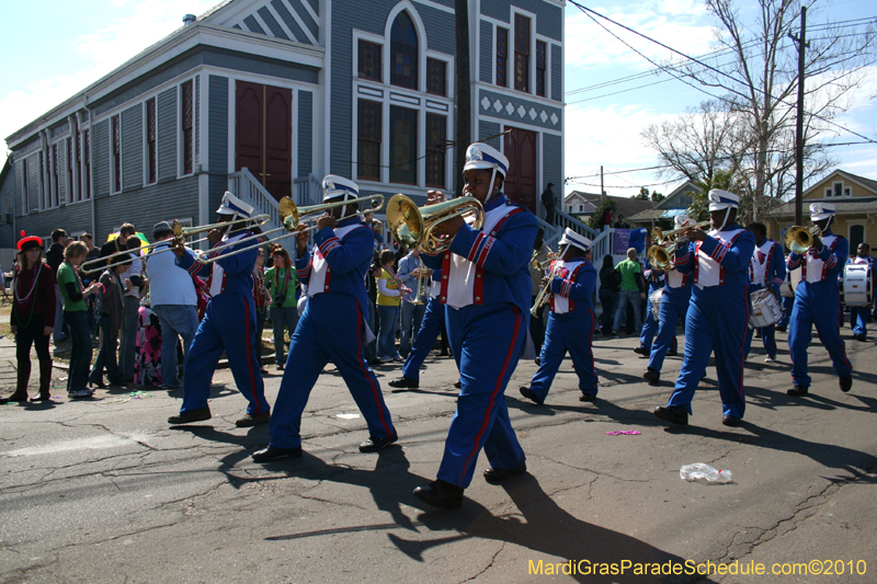 Krewe-of-Mid-City-2010-Mardi-Gras-New-Orleans-Carnival-9062