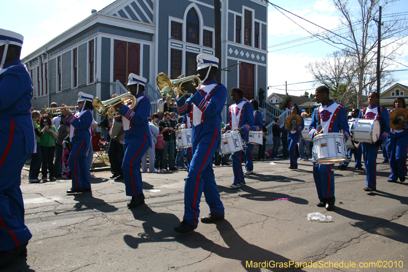 Krewe-of-Mid-City-2010-Mardi-Gras-New-Orleans-Carnival-9063