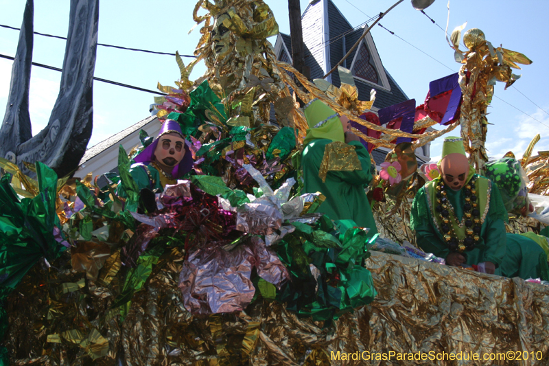 Krewe-of-Mid-City-2010-Mardi-Gras-New-Orleans-Carnival-9068