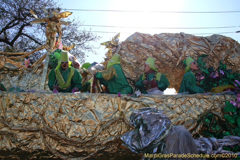 Krewe-of-Mid-City-2010-Mardi-Gras-New-Orleans-Carnival-9071